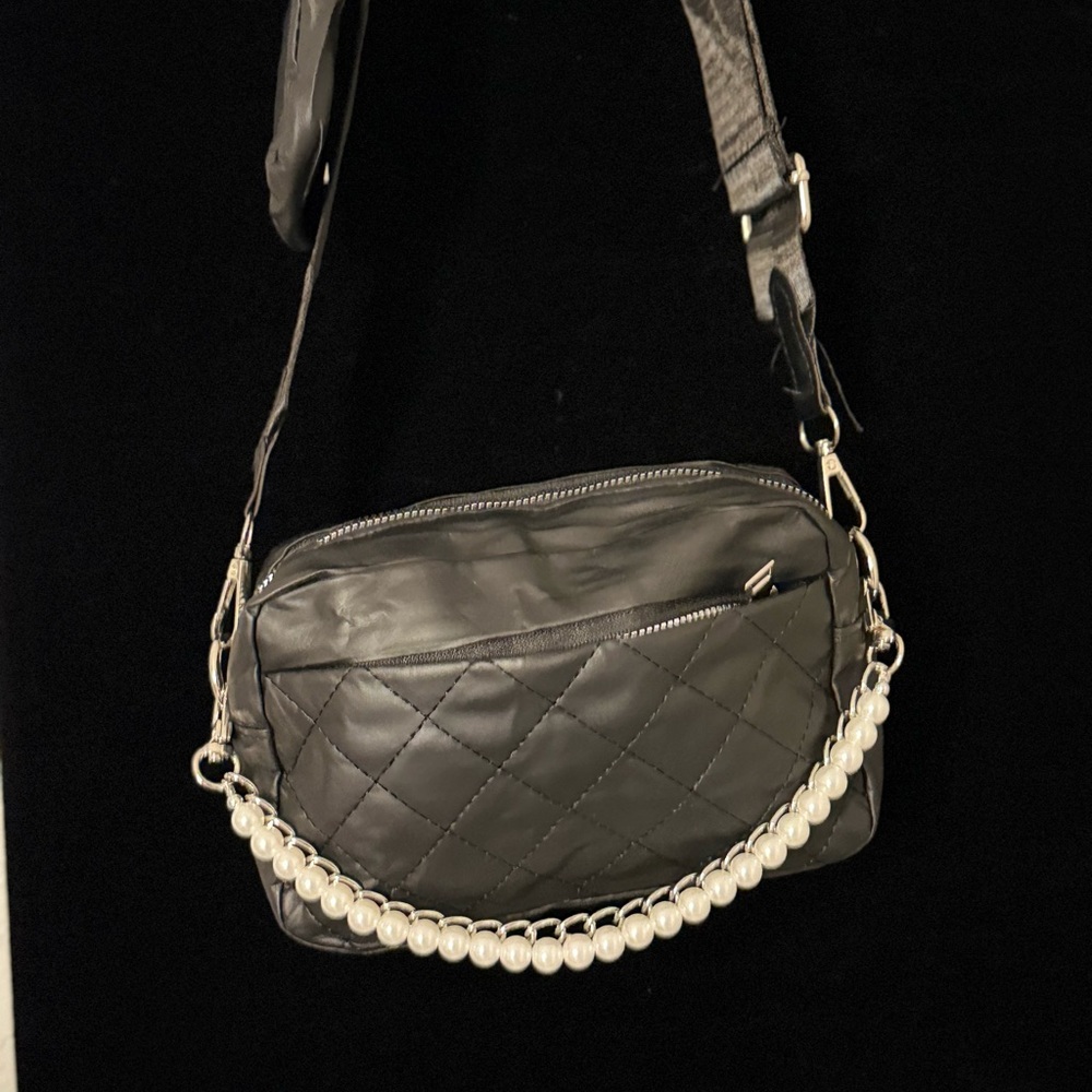 Elegant Black Quilted Shoulder Bag